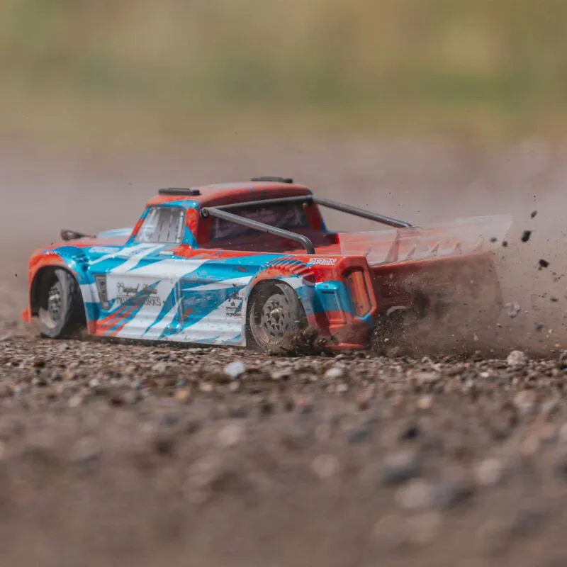 1/8 INFRACTION 4X4 MEGA Resto-Mod Truck RTR, Red/Blue