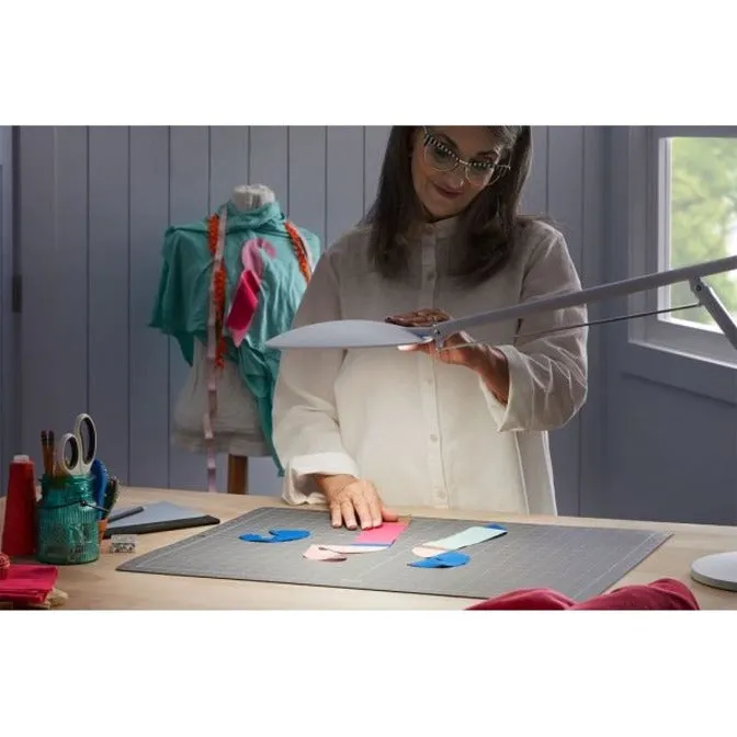 Cricut Bright 360 Ultimate LED Floor Lamp | Cricut Light