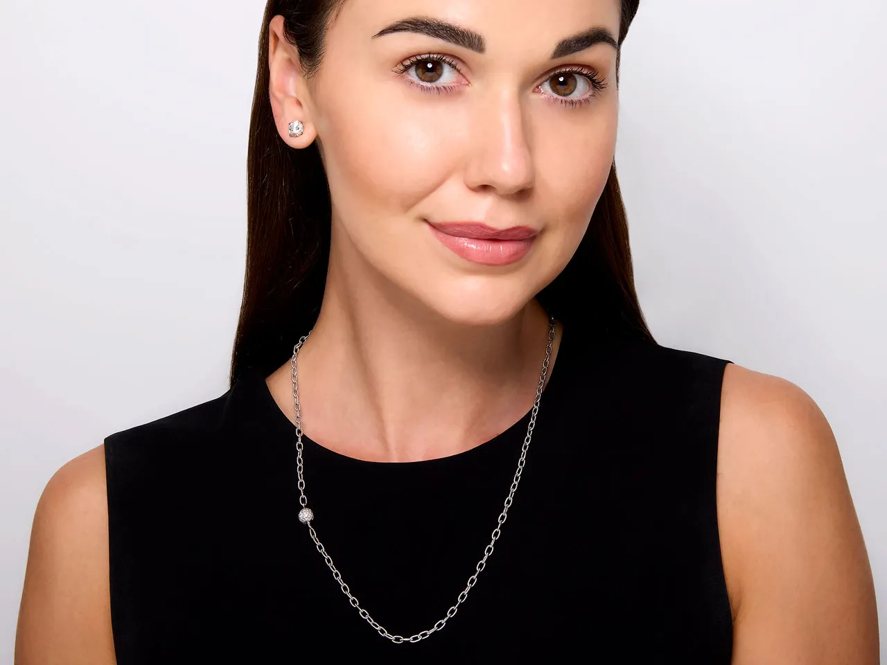 Oval Link Necklace in 18K White Gold