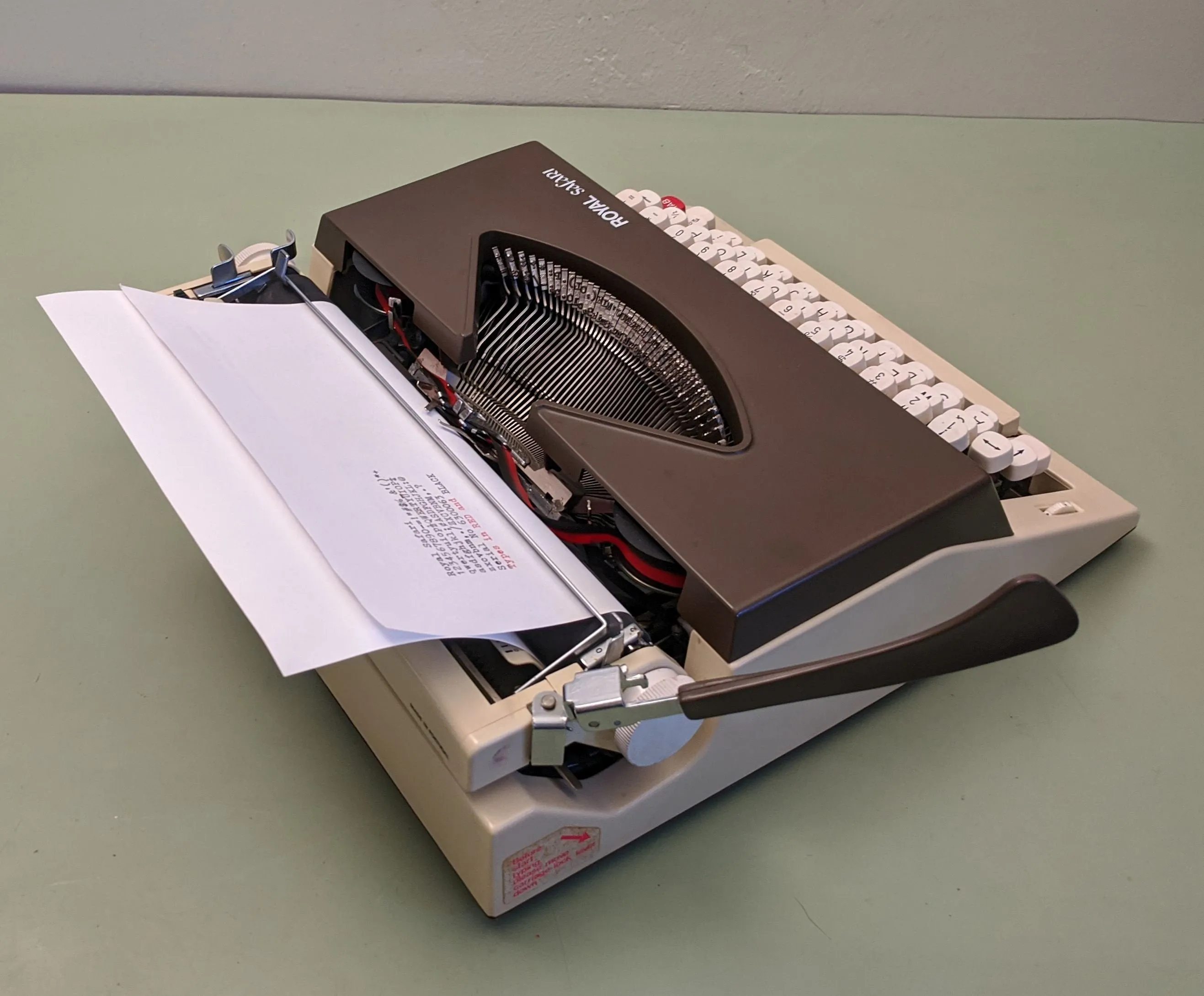 Royal Safari - Portable - Manual Typewriter F*S