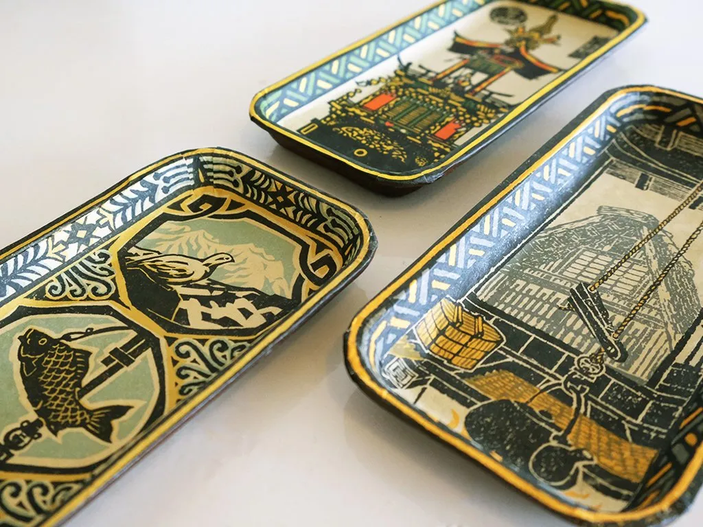 Shin Kogei Paper Tray: Portable Shrine